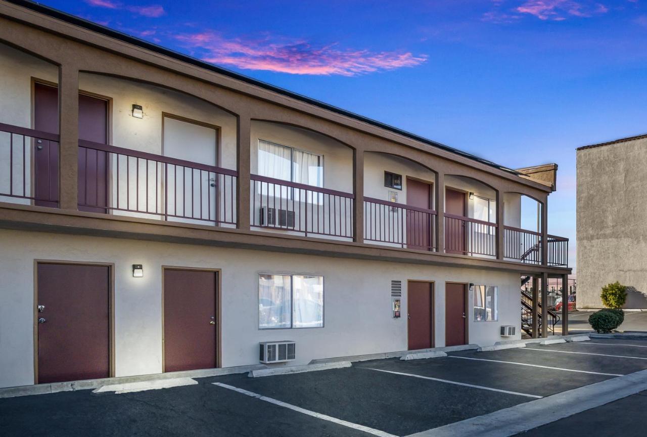 Days Inn By Wyndham Chula Vista-San Diego Экстерьер фото