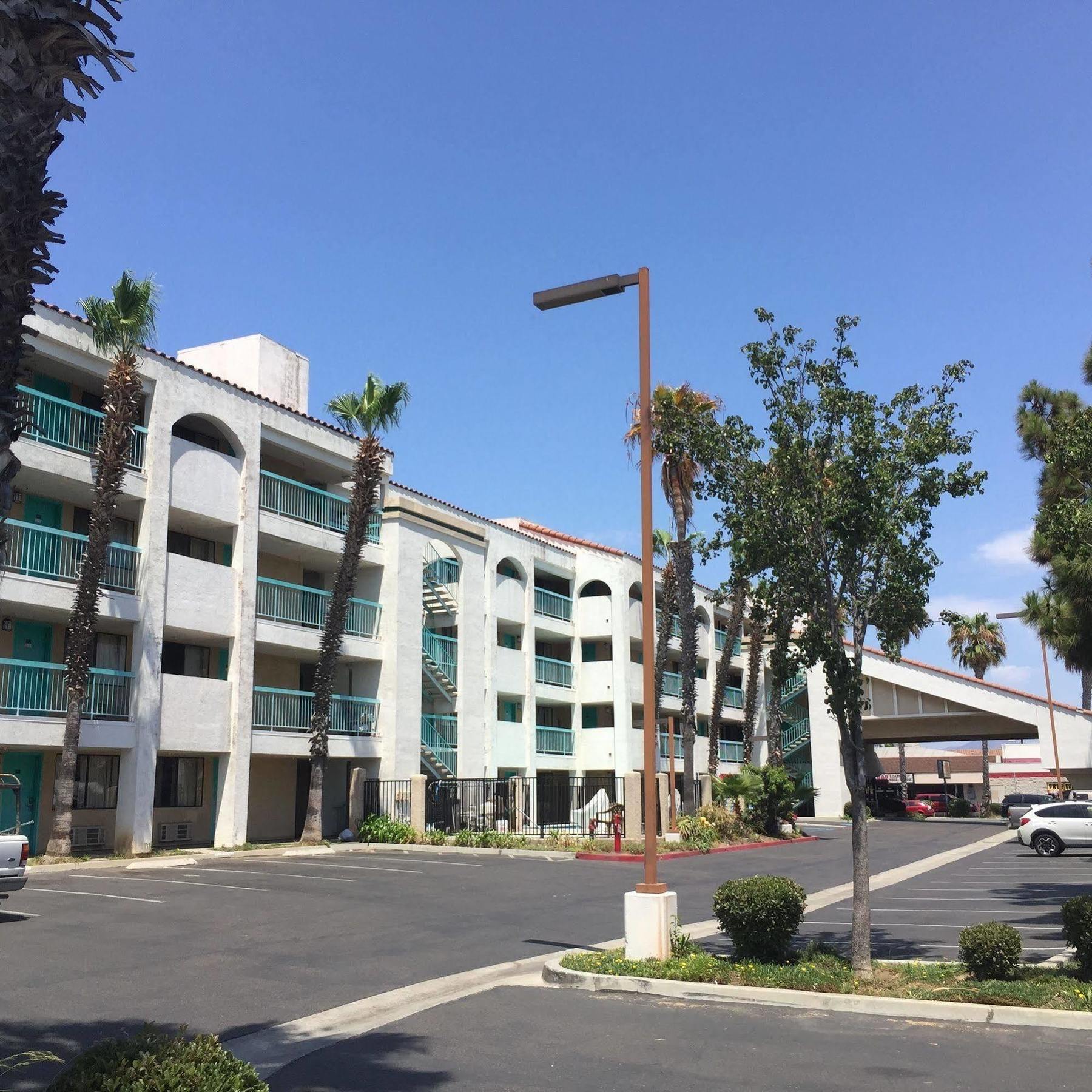 Days Inn By Wyndham Chula Vista-San Diego Экстерьер фото